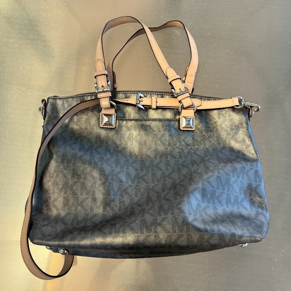 Michael Kors Jet Set Large Logo Tote Handbag Silver MK Monogram Crossbody Zip - Picture 1 of 10